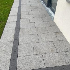 Barleystone Granite Flag – Craftsman Range  Silver Granite (600 × 400 × 50 mm)